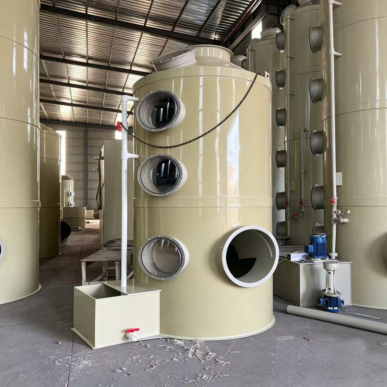 Acid and alkali resistant spray tower