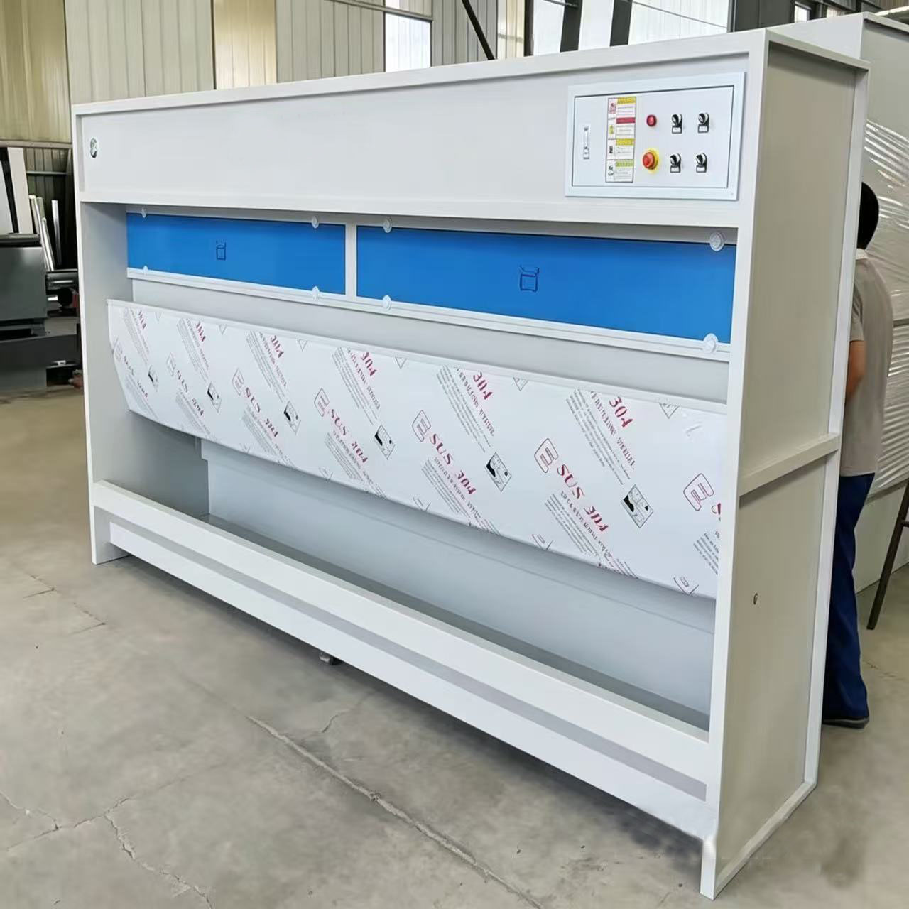 Spray booth water curtain cabinet
